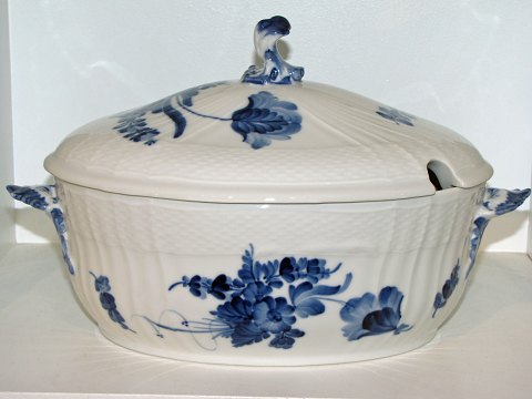 Blue Flower Curved
Soup tureen