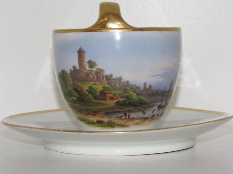 Royal Copenhagen
Large high handle cup decorated with "Gaase Taarnet" from 1858