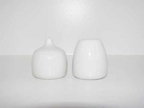 White Koppel
Small salt and pebber shakers