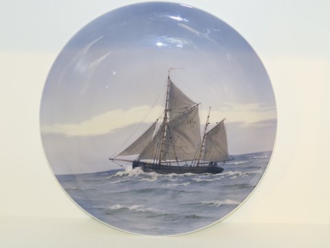 Royal Copenhagen
Extra large plate with sail ship on ocean from 1923-1928