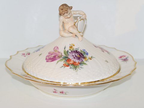 Saxon Flower
Round lidded bowl with boy figurine