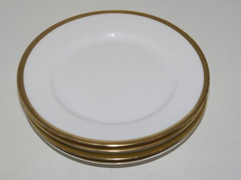 Hvidt med bred guldkant
Kagetallerken 15 cm.