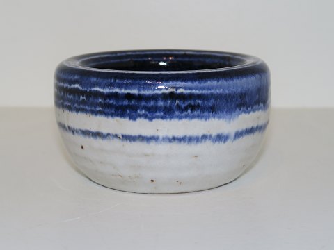 Hjorth art pottery
Small blue and white bowl signed UH