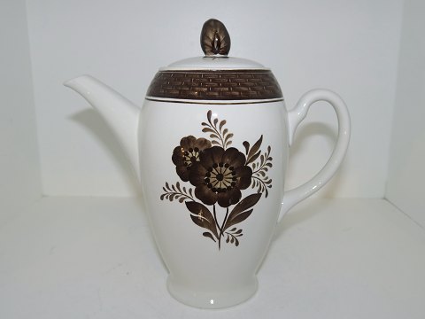Brown Tranquebar
Rare mini coffee pot