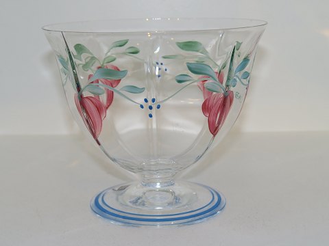 Orrefors art glass
Maja bowl on stand with flowers