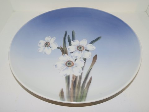 Royal Copenhagen
Large plate with flowers