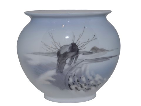 Lyngby porcelain
Oblong vase with winter landscape