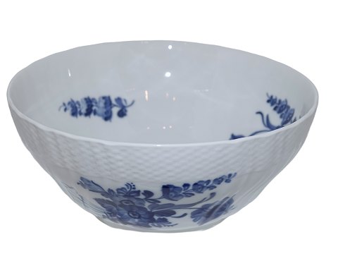 Blue Flower Curved
Large bowl 23.5 cm.
