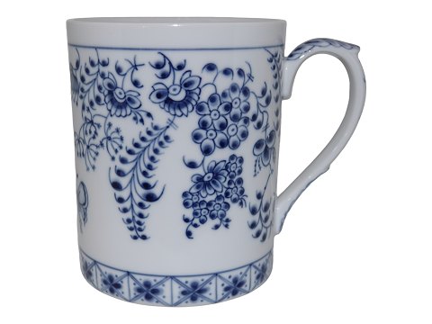 Blue Fluted Plain
Extra large drinking jug