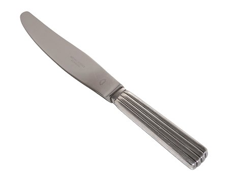 Georg Jensen Bernadotte sølvplet
Middagskniv med langt blad 22,4 cm.
