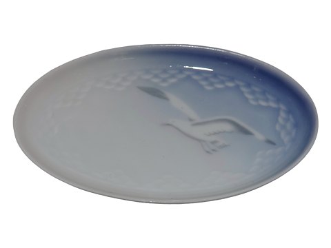 Seagull without gold edge
Small oblong dish 11.8 cm.