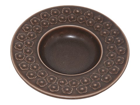 Brown Umbra
Round dish 16.5 cm.