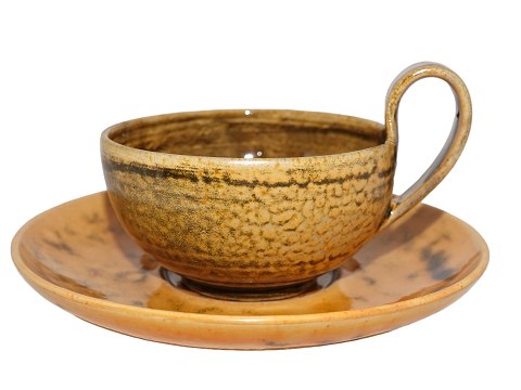 Kähler art pottery
Yellow tea cup with high handle