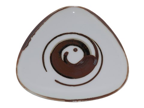 Bing & Grondahl Art porcelain
Danish Modern dish with brown decoration from the 1970