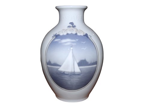 Royal Copenhagen
Vase Rundskuedagen 1925 with sailboat
