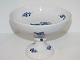 Blue Flower Braided
Cake bowl on stand from 1923-1928