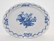 Blue Flower
Platter with lace border from 1800-1820