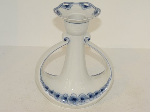 EmpireCandle light holder with pierced border