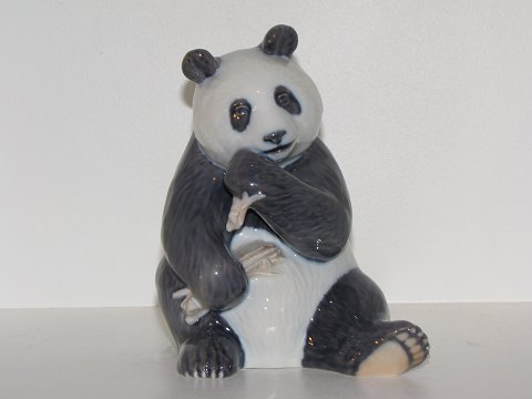 Royal Copenhagen figurine
Panda