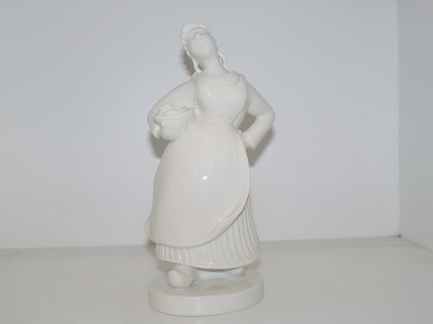 Royal Copenhagen hvid figurDame med hænderne i siden af Bode Willumsen