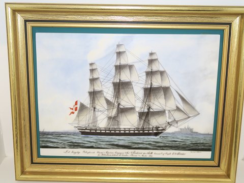 Bing & GrøndahlPorcelænsmaleri af sejlskib i original æske