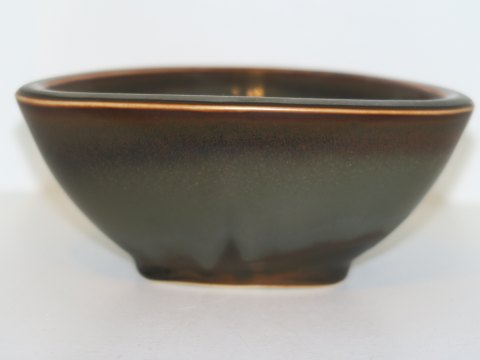 Bing & Grondahl Art potteryBowl with great glaze