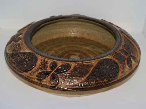 Soeholm art potteryLarge bowl by Haico Nitzsche