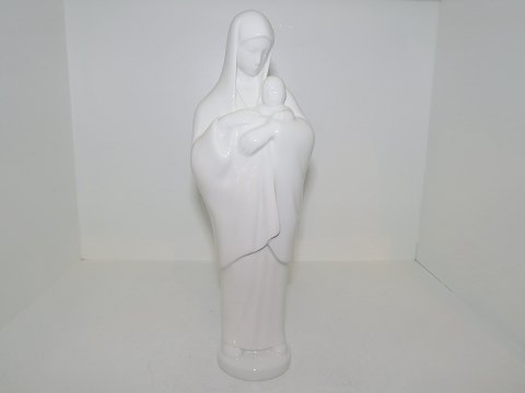 Bing & Grondahl blanc de chine figurine
Madonna with child