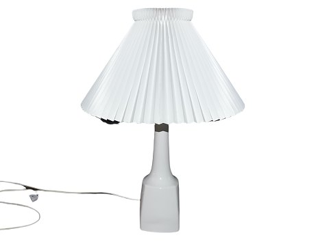 Soeholm art potteryWhite table lamp with Le Klint lampshade
