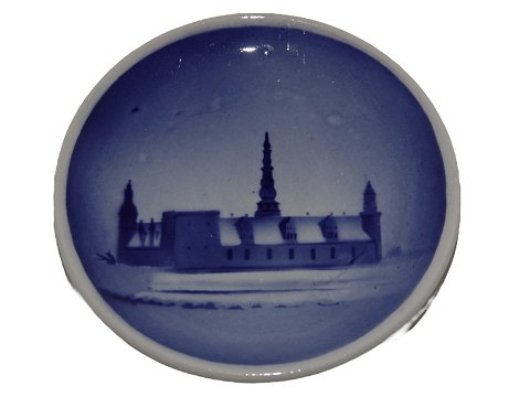 Royal Copenhagen miniature Christmas plate Kronborg Castle in snow