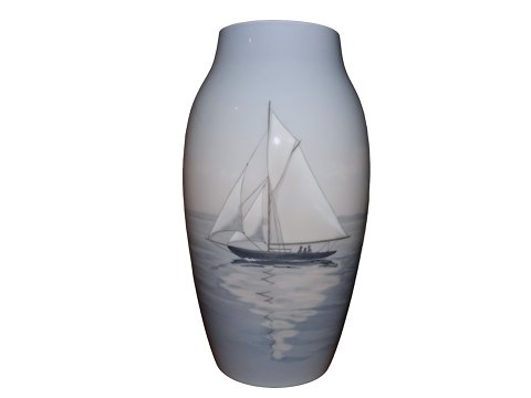Bing & GrøndahlVase med sejlbåd