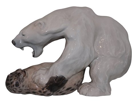 Royal CopenhagenStor Figur af isbjørn der kæmper med sæl