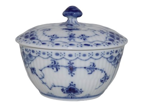 Blue Fluted Half Lace
Small sugar bowl