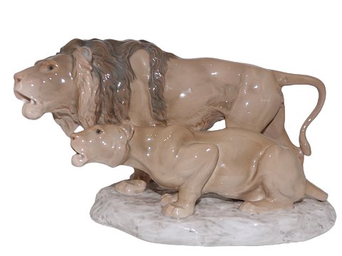 Large Bing & Grondahl figurine
Two lions