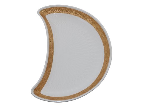 Gold Fan
Moon shaped plate