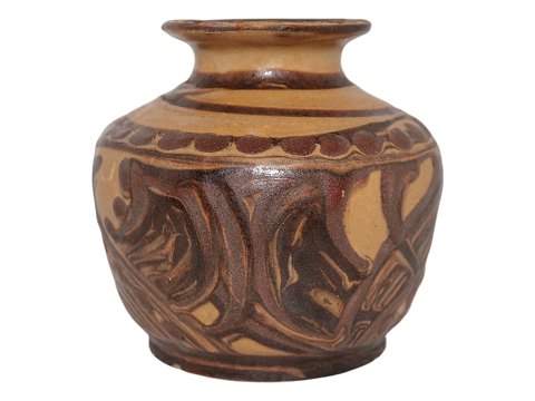 Kähler keramik
Lille brun vase fra starten af 1900 tallet