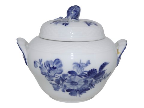 Blue Flower Braided
Rare lidded sugar bowl