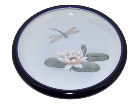 Royal Copenhagen
Round dish with dragonfly and waterlily