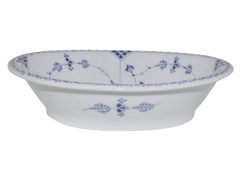 Blue Fluted Halv Lace
Rare oval bowl 24 cm.