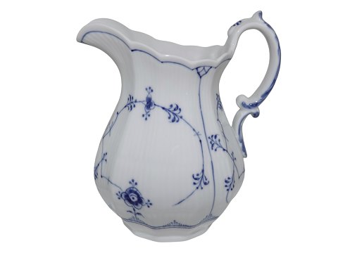 Blue Fluted Plain
Small milk pitcher 16 cm.