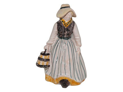 Small Michael Andersen figurine
Lady in yellow dress