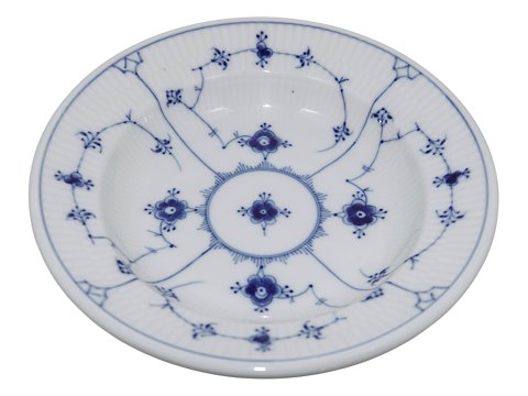 Blue Traditional thick porcelain
Small soup plate 19.8 cm.