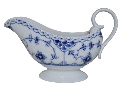 Blue Fluted Half Lace
Butter boat / small gravy boat