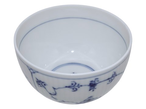 Blue Fluted Plain
Small round bowl 10.5 cm.