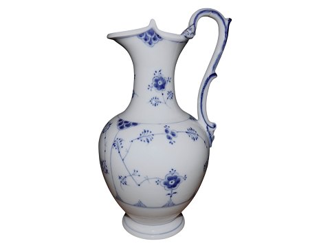 Blue Traditional
Tall, rare pitcher for chocolate from 1902-1914