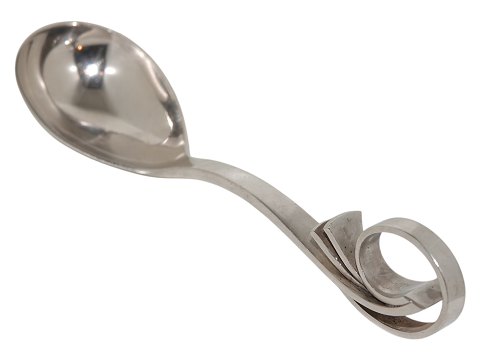 Hans Hansen 
Ornamental serving spoon in a heavy quality from 1932