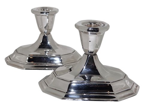 Hugo Grün silver
Modern angular Silver candlelight holders from 1941