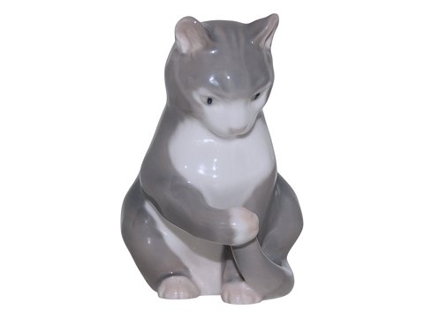 Bing & Grøndahl figurGrå/ hvid kat der leger