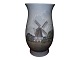 Bing & GrøndahlStor vase med dansk mølle