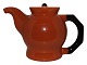 UrsulaTea pot with black handle